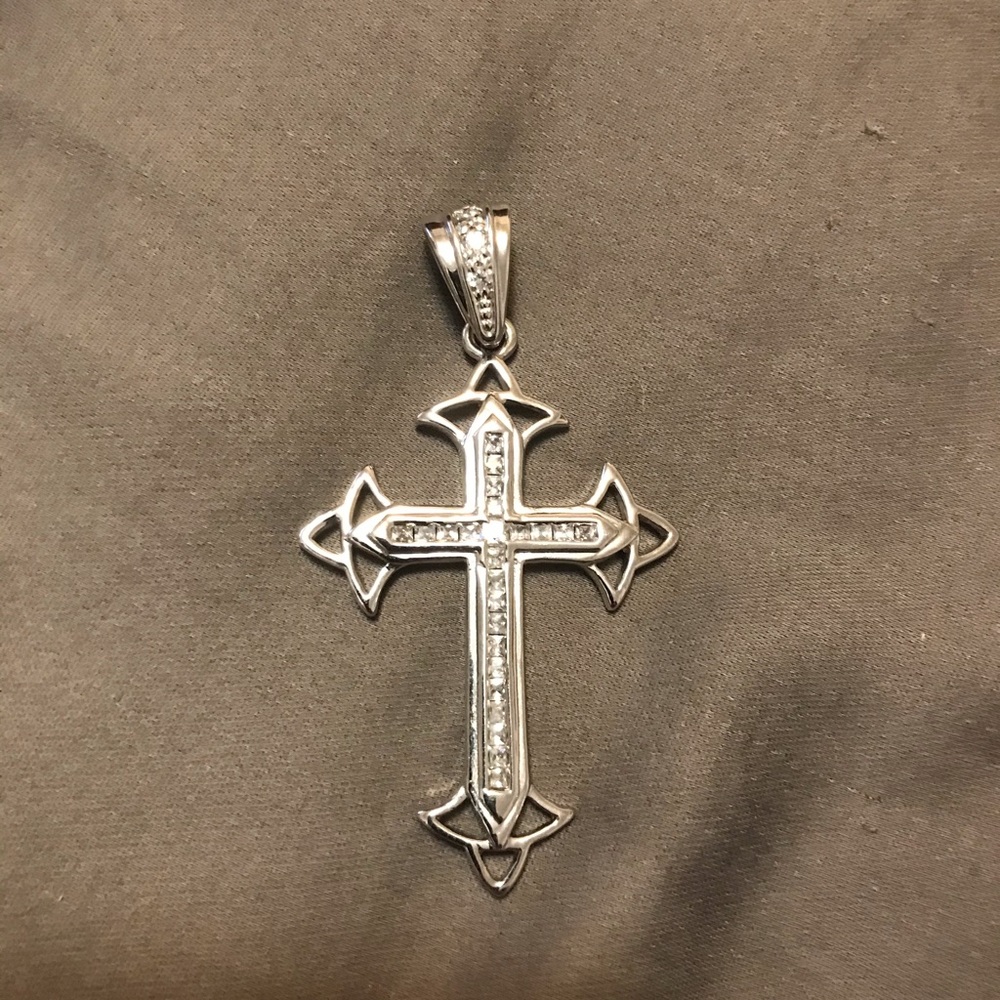 Last Chance Liquidation Sale Silver Cross Pendant